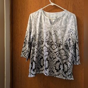 Alfred Dunner top 3/4 sleeve, V-neck. Size PM.  Dark grey and off white
